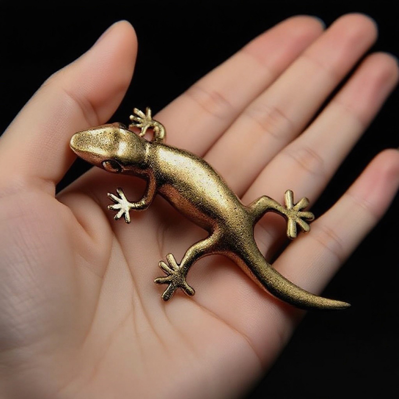 Office Tech - Handmade Bronze Retro Gecko Lizard Chameleon